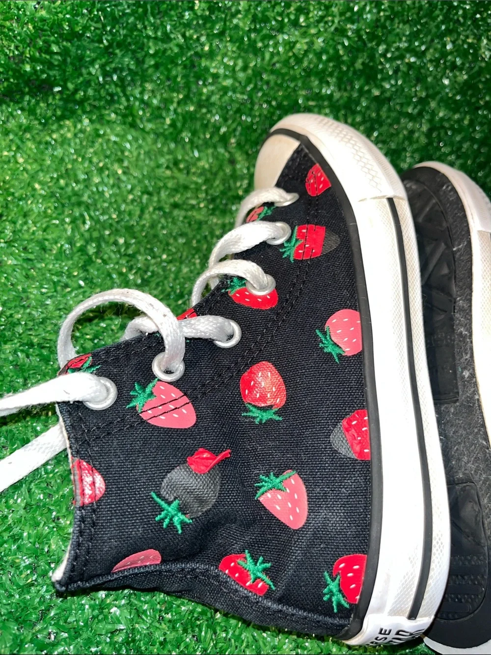 Converse All Star Shoes For Kids Hi Top Strawberries 🍓